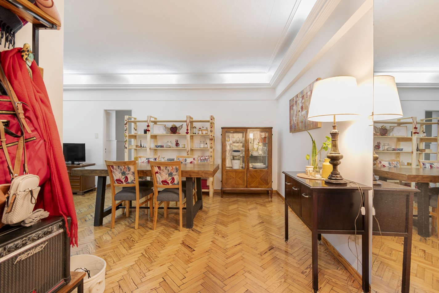 DEPARTAMENTO EN PB- 4 AMBIENTES CON 2 PATIOS-AVELLANEDA CENTRO