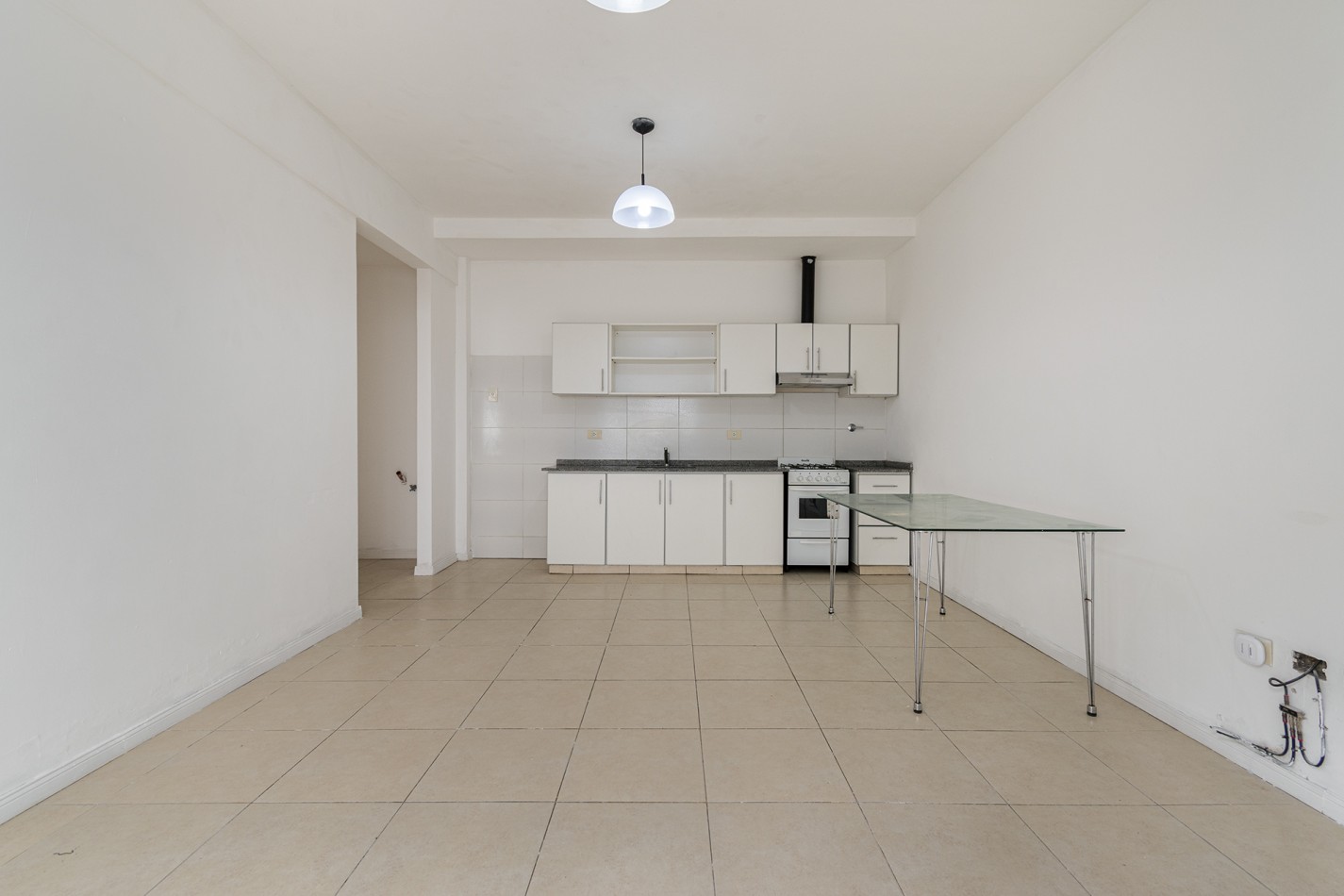 DEPARTAMENTO 2 AMB EN PB -CON COCHERA Y PATIO