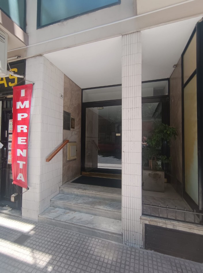 DEPARTAMENTO 3 AMB AL FRENTE A 1 CUADRA DE AV. RIVADAVIA