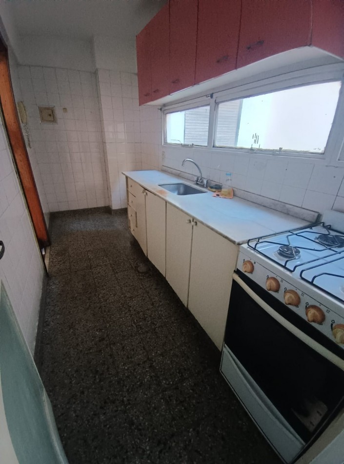 DEPARTAMENTO 3 AMB AL FRENTE A 1 CUADRA DE AV. RIVADAVIA