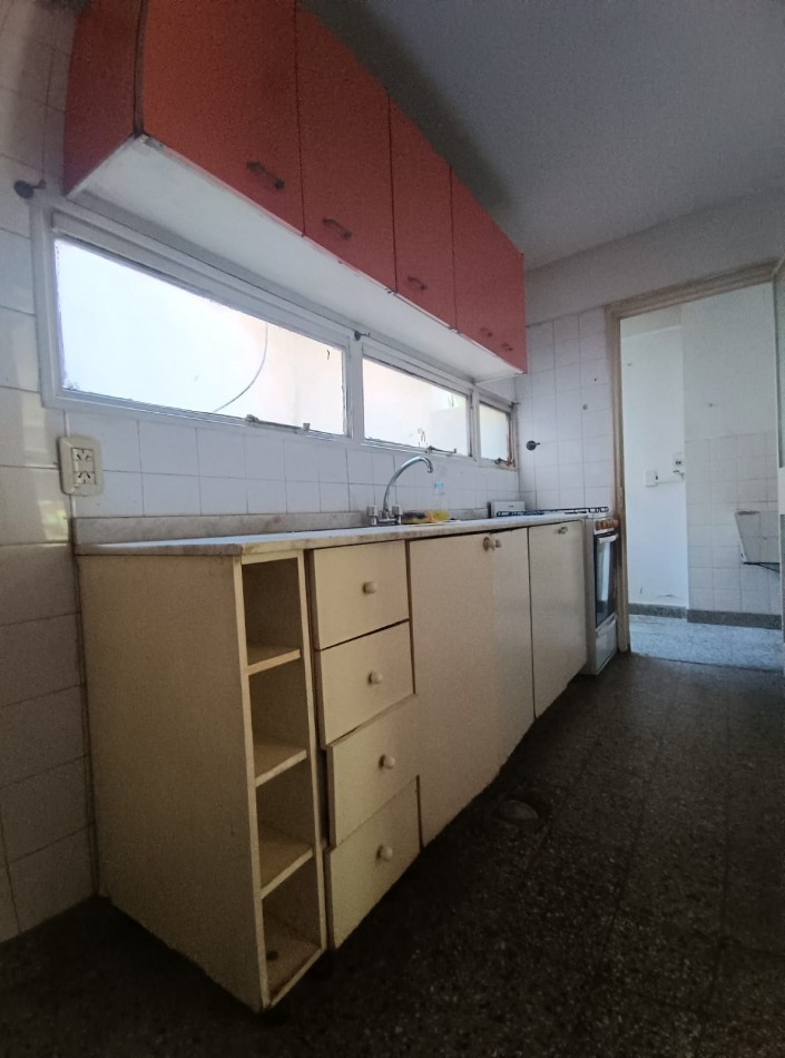 DEPARTAMENTO 3 AMB AL FRENTE A 1 CUADRA DE AV. RIVADAVIA