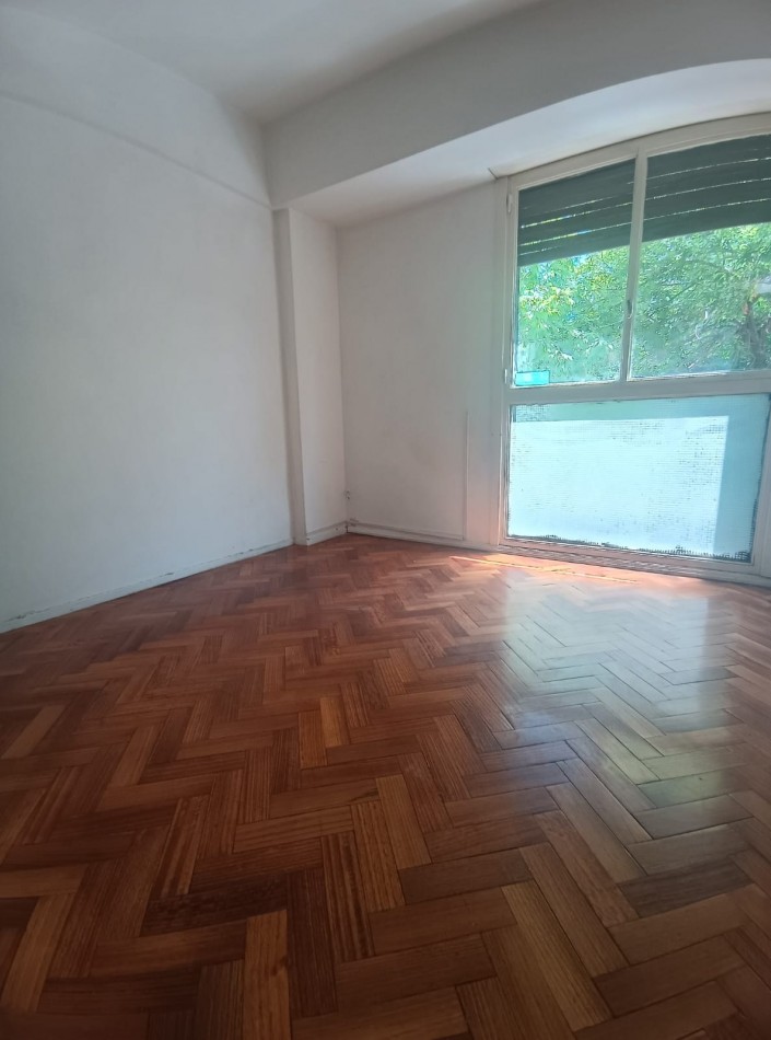 DEPARTAMENTO 3 AMB AL FRENTE A 1 CUADRA DE AV. RIVADAVIA