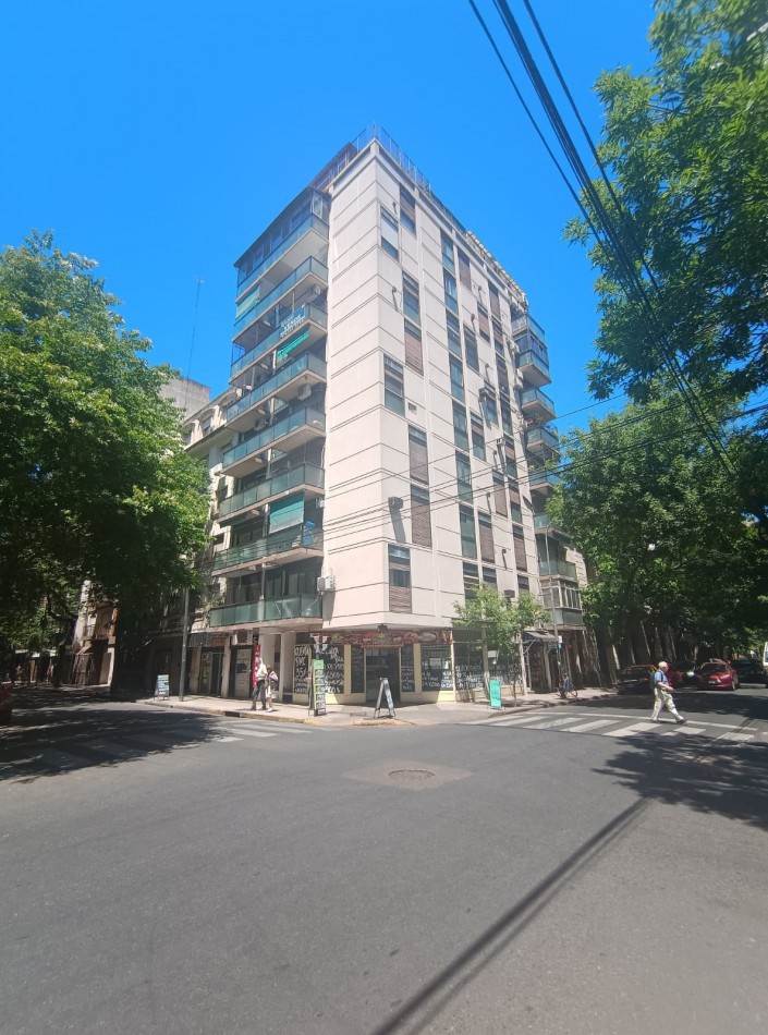 DEPARTAMENTO 3 AMB AL FRENTE A 1 CUADRA DE AV. RIVADAVIA