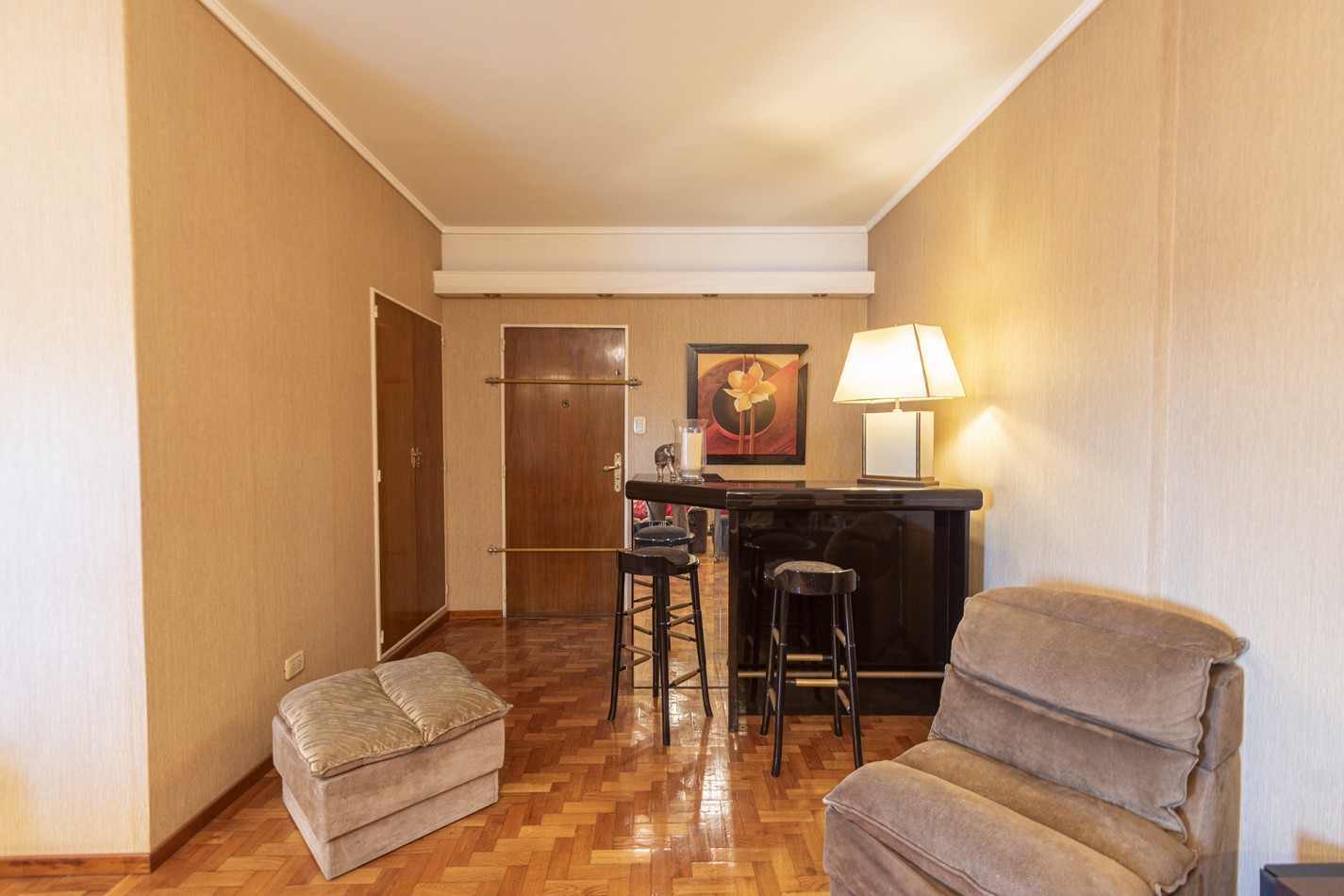VENTA Excelente Departamento 4 ambientes en altura con cochera - Avellaneda Centro.