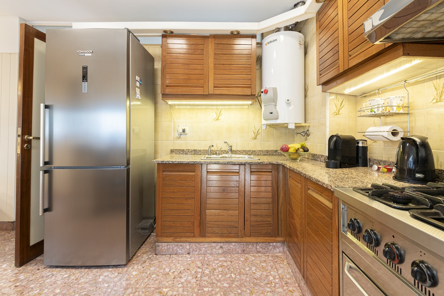 VENTA Excelente Departamento 4 ambientes en altura con cochera - Avellaneda Centro.