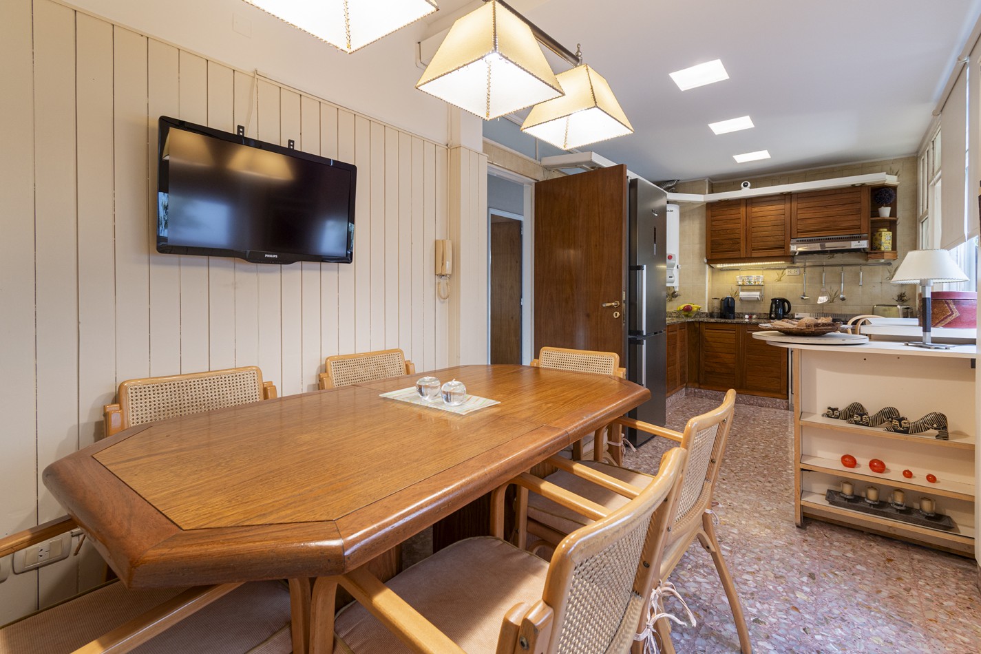 VENTA Excelente Departamento 4 ambientes en altura con cochera - Avellaneda Centro.