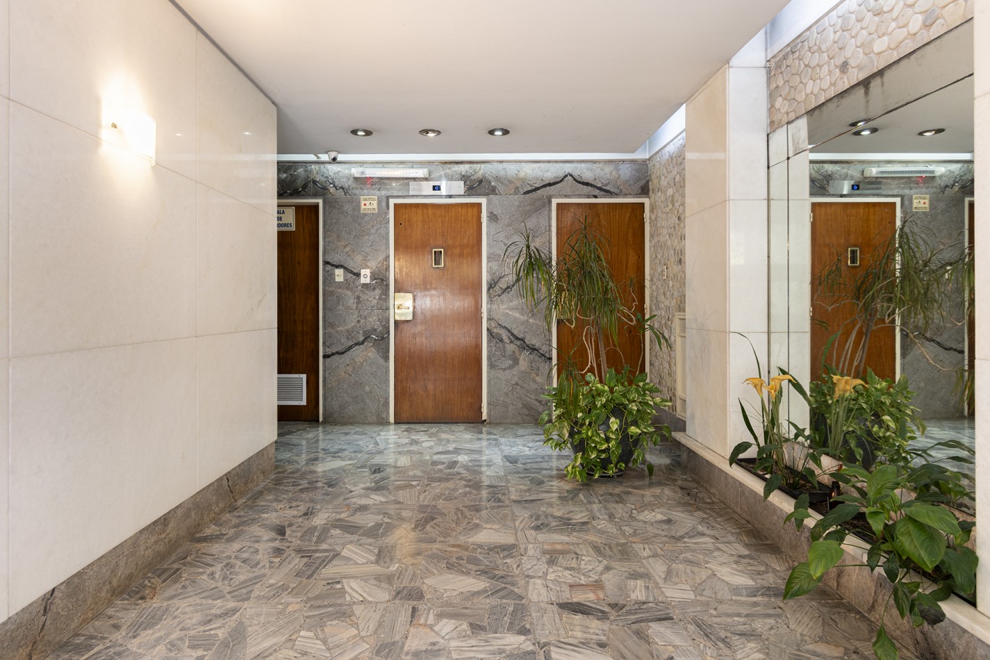 VENTA Excelente Departamento 4 ambientes en altura con cochera - Avellaneda Centro.