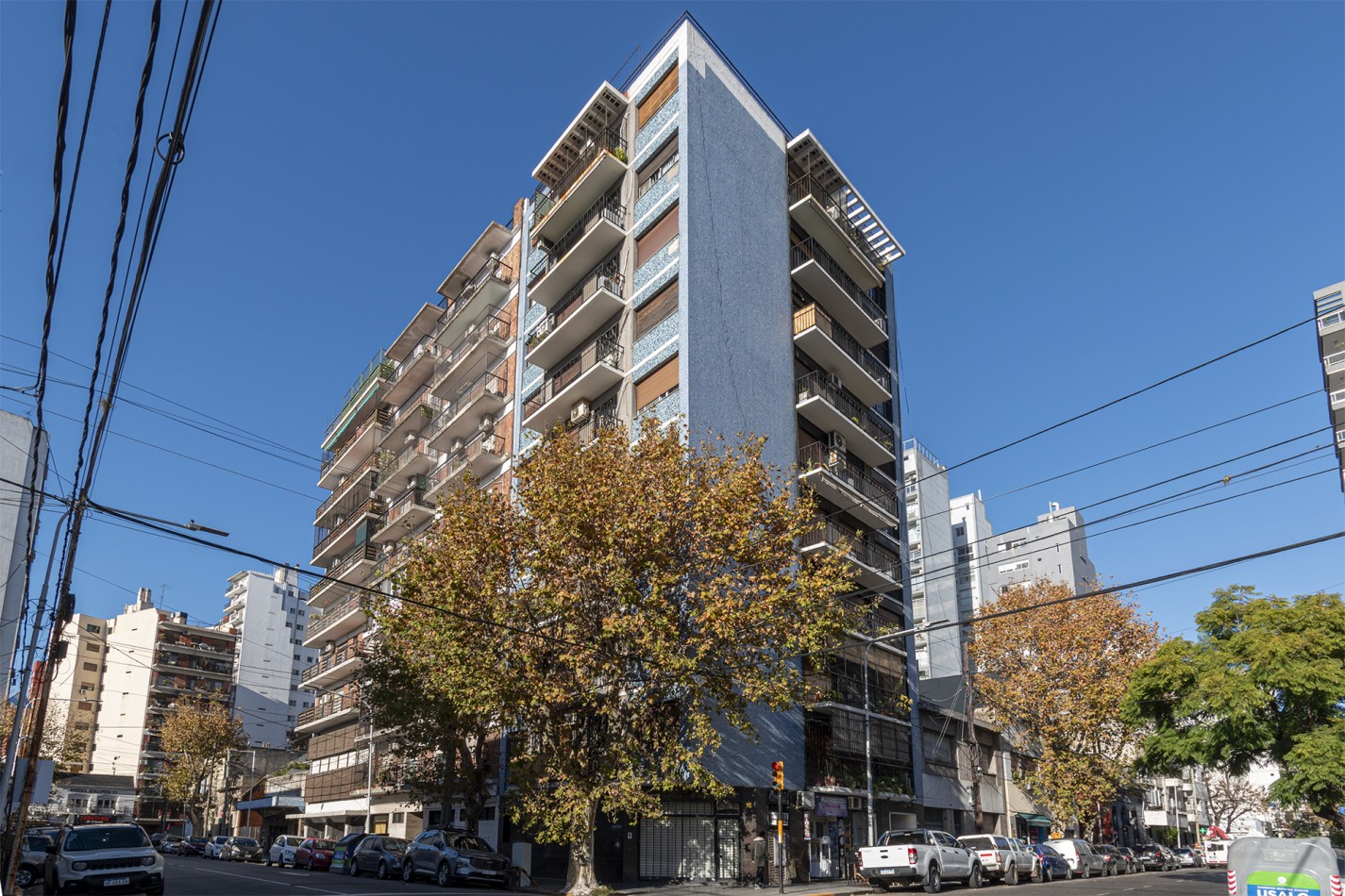 VENTA Excelente Departamento 4 ambientes en altura con cochera - Avellaneda Centro.
