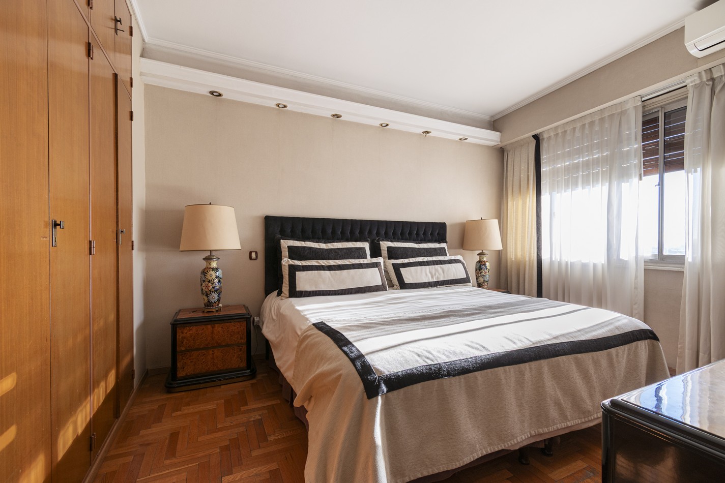 VENTA Excelente Departamento 4 ambientes en altura con cochera - Avellaneda Centro.