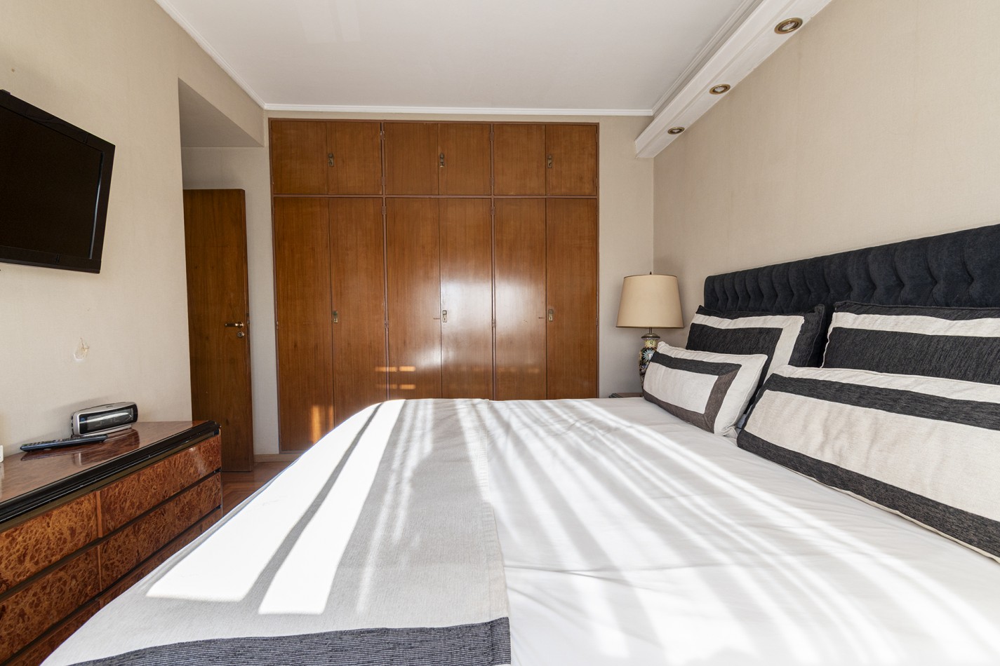 VENTA Excelente Departamento 4 ambientes en altura con cochera - Avellaneda Centro.