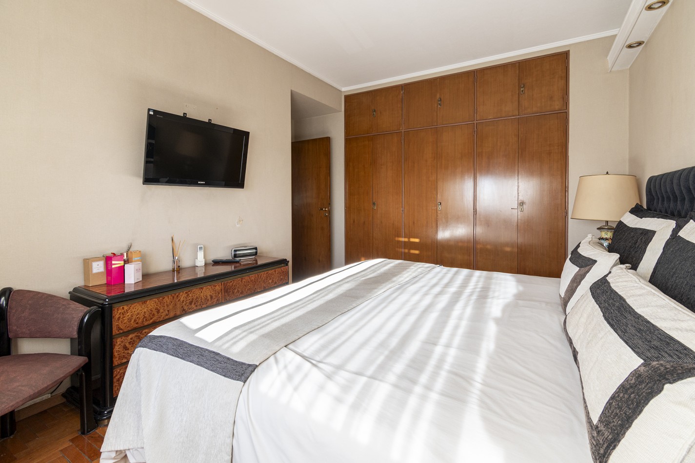 VENTA Excelente Departamento 4 ambientes en altura con cochera - Avellaneda Centro.