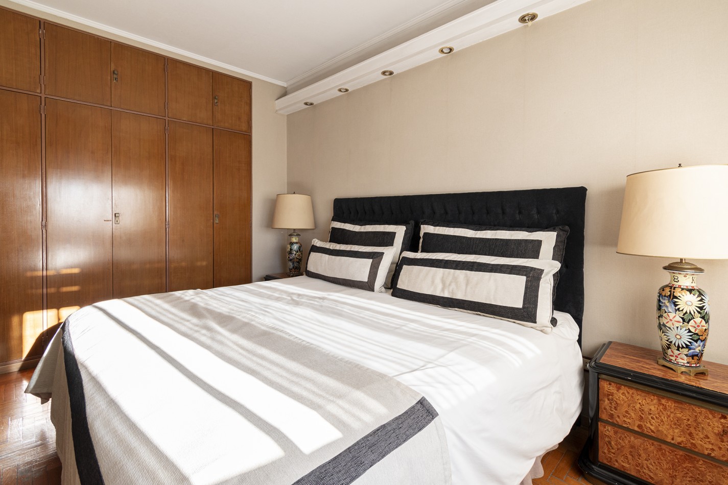 VENTA Excelente Departamento 4 ambientes en altura con cochera - Avellaneda Centro.