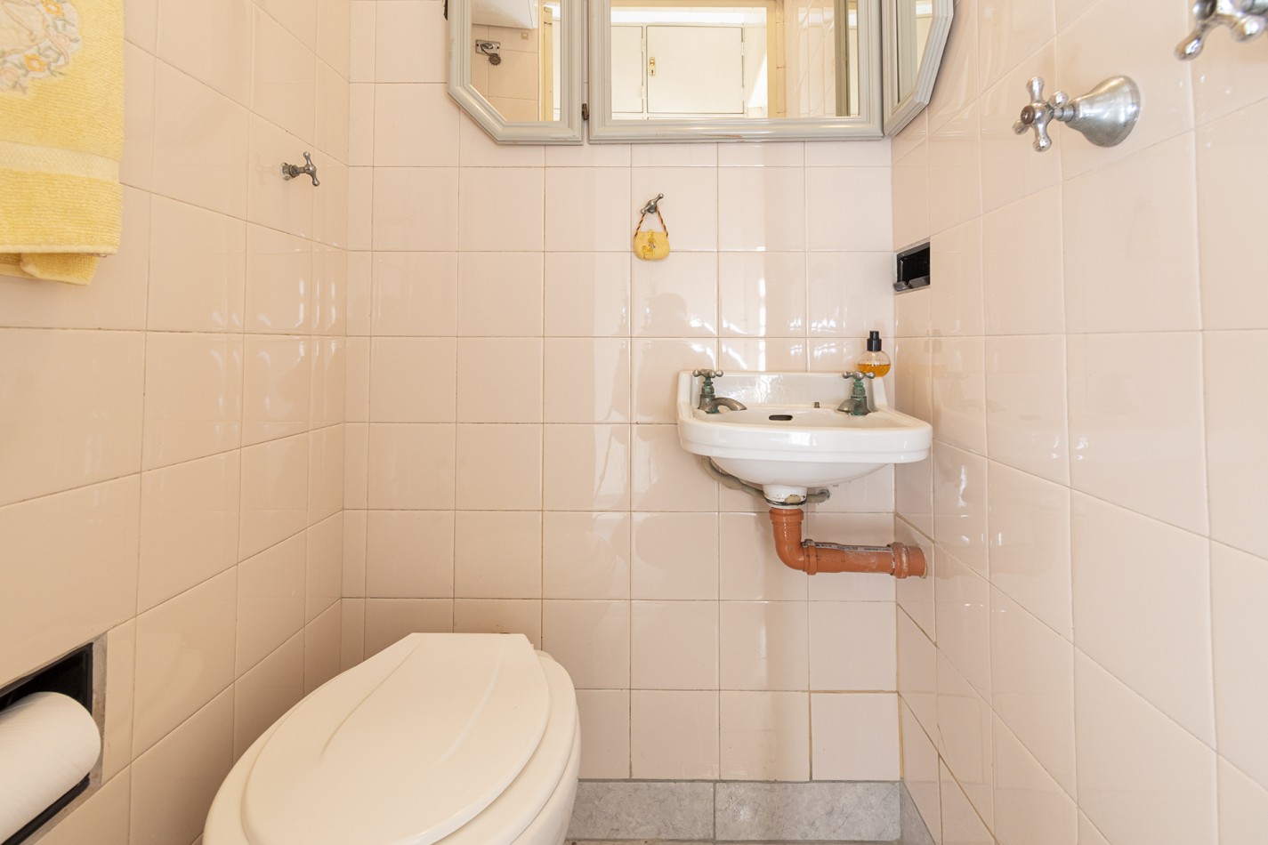 VENTA Excelente Departamento 4 ambientes en altura con cochera - Avellaneda Centro.