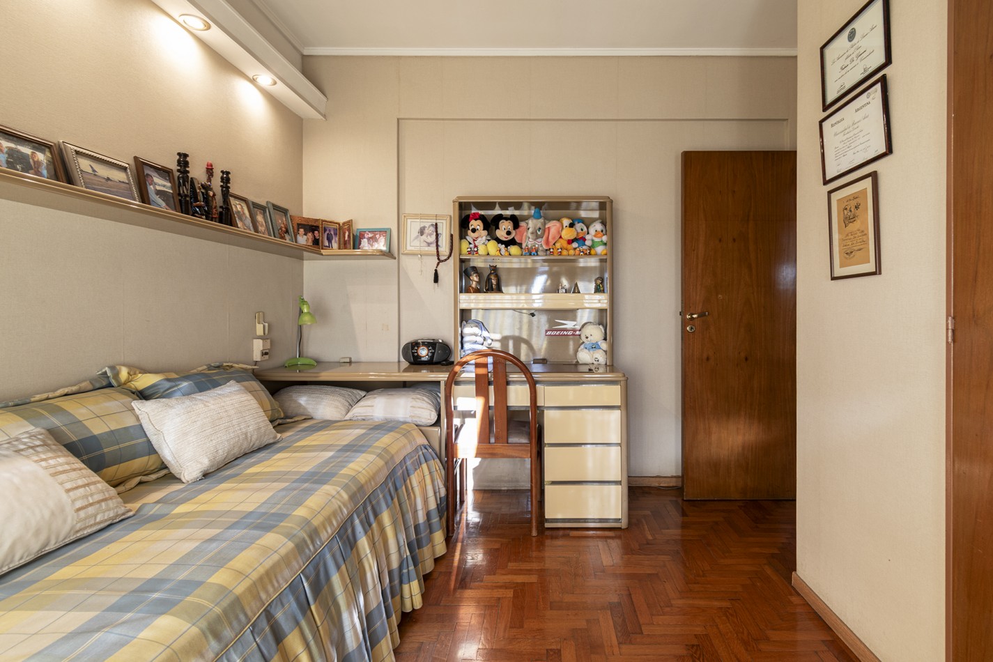 VENTA Excelente Departamento 4 ambientes en altura con cochera - Avellaneda Centro.