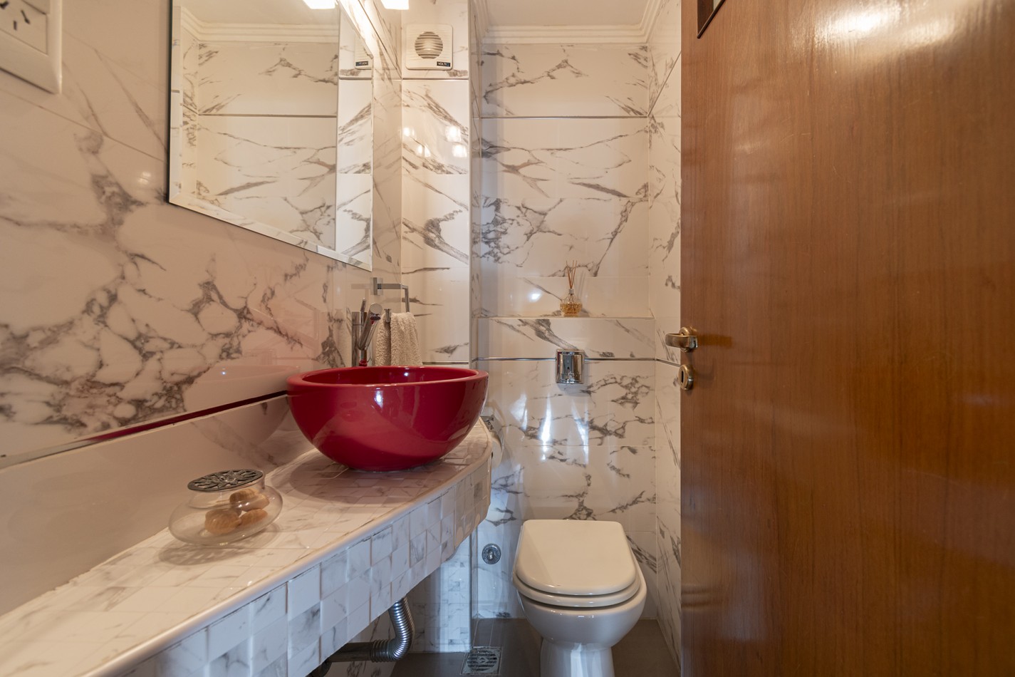 VENTA Excelente Departamento 4 ambientes en altura con cochera - Avellaneda Centro.