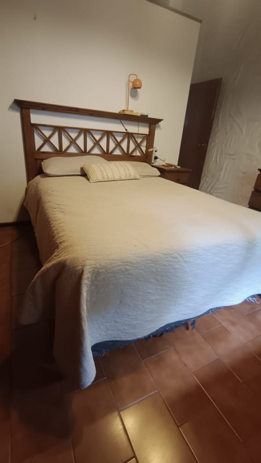 VENTA CASA DE 3 AMB. CON ALTILLO, PATIO CON PARRILLA