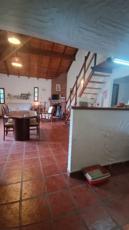 VENTA CASA DE 3 AMB. CON ALTILLO, PATIO CON PARRILLA