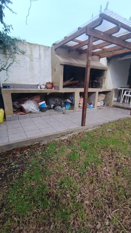 VENTA CASA DE 3 AMB. CON ALTILLO, PATIO CON PARRILLA