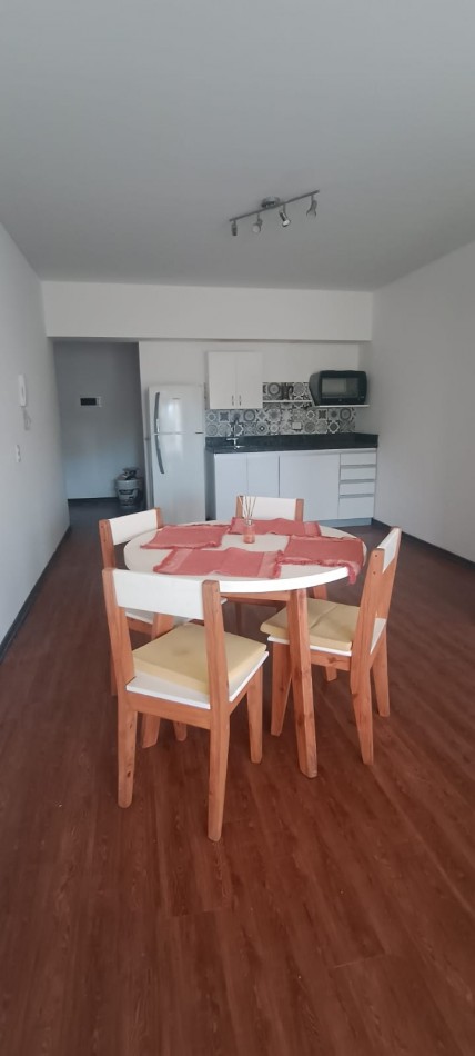 ALQUILER DEPARTAMENTO AMOBLADO AL FRENTE C/SUM Y LAUNDRY