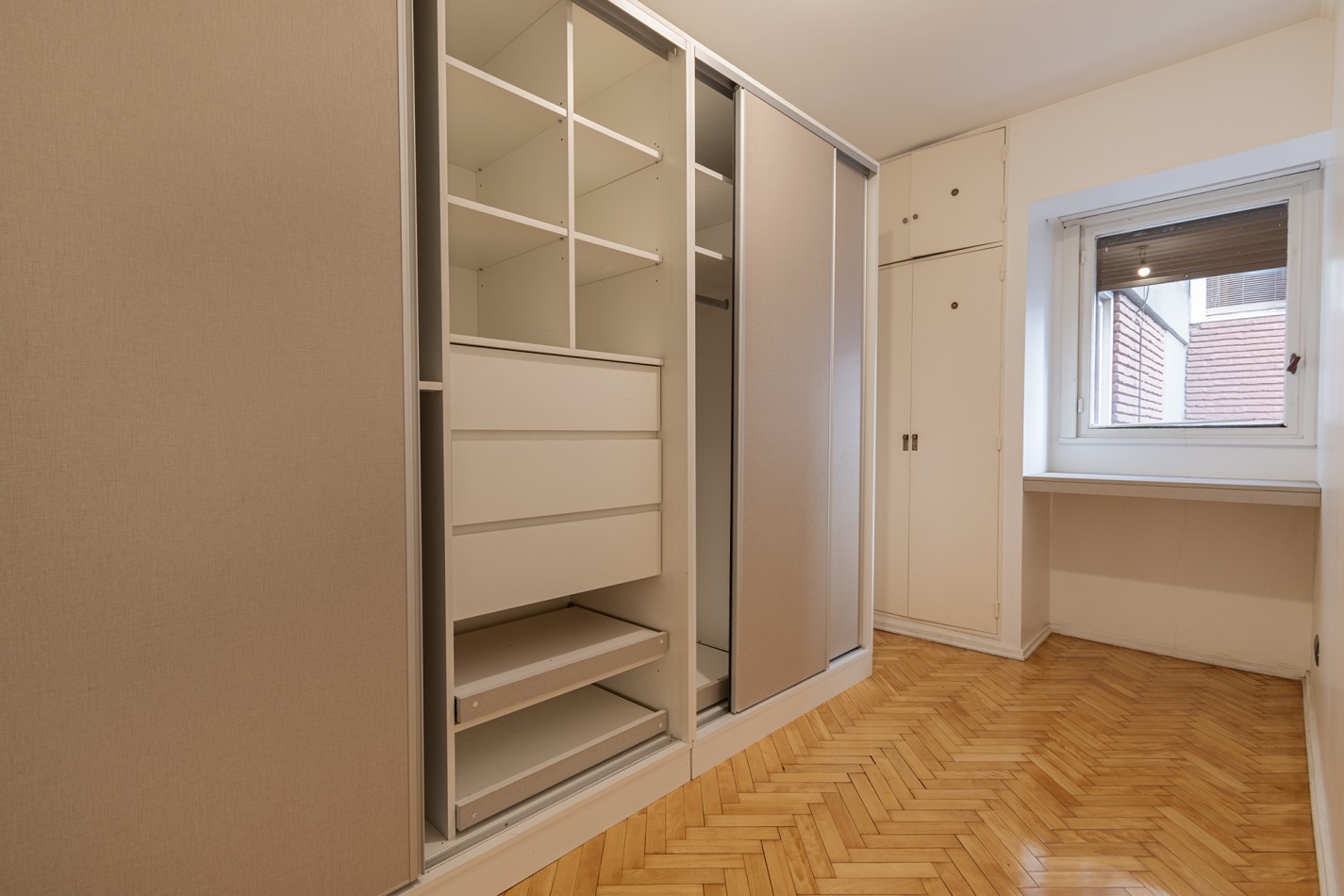VENTA IMPECABLE DEPARTAMENTO 3 AMB, AL FRENTE C/ COCHERA- BARRIO LAS CAÑITAS- CAPITAL FEDERAL