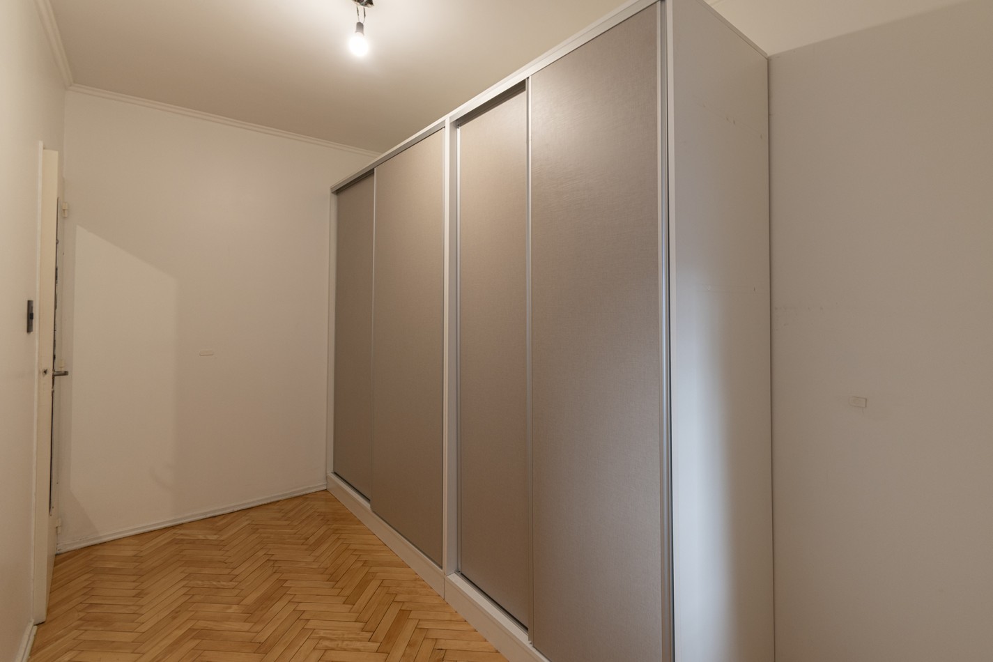 VENTA IMPECABLE DEPARTAMENTO 3 AMB, AL FRENTE C/ COCHERA- BARRIO LAS CAÑITAS- CAPITAL FEDERAL