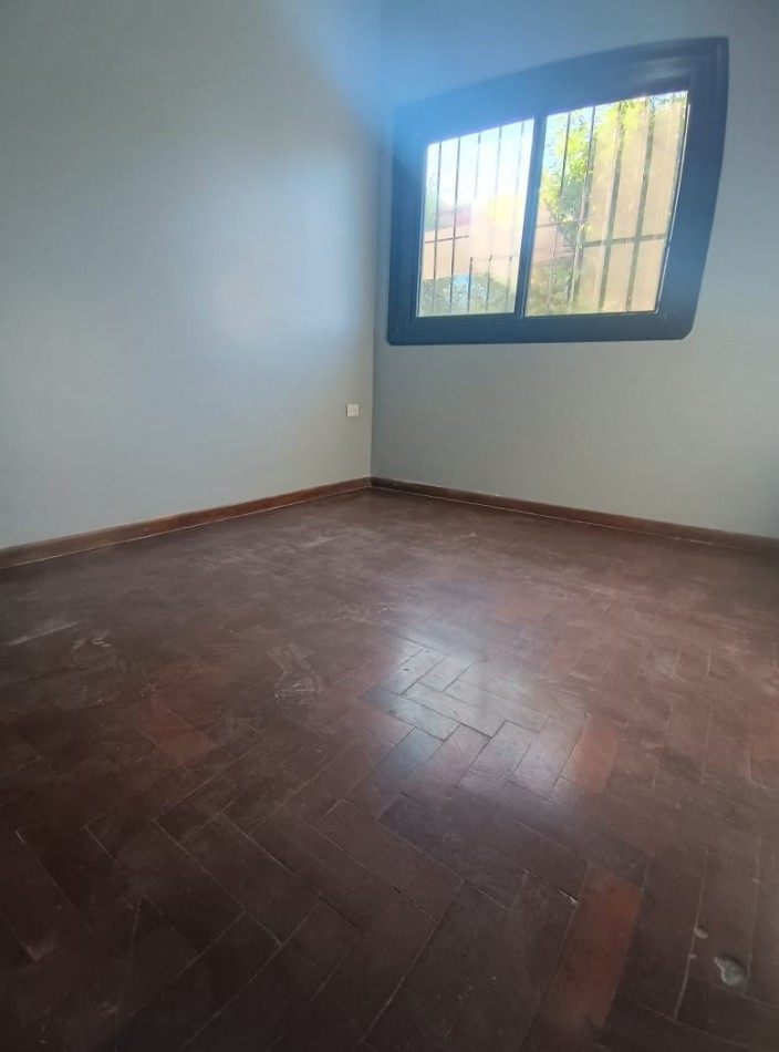 ALQUILER: PH DE 2 AMBIENTES AL FRENTE-SIN EXPENSAS