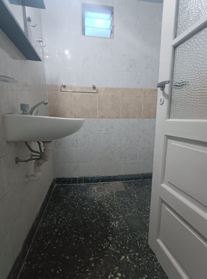ALQUILER: PH DE 2 AMBIENTES AL FRENTE-SIN EXPENSAS