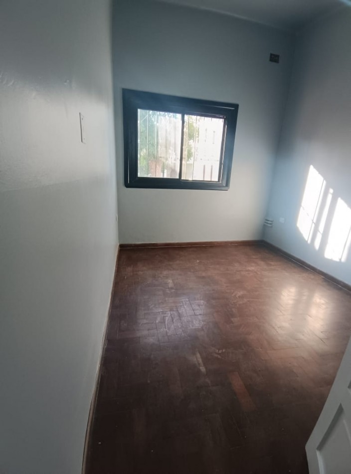 ALQUILER: PH DE 2 AMBIENTES AL FRENTE-SIN EXPENSAS