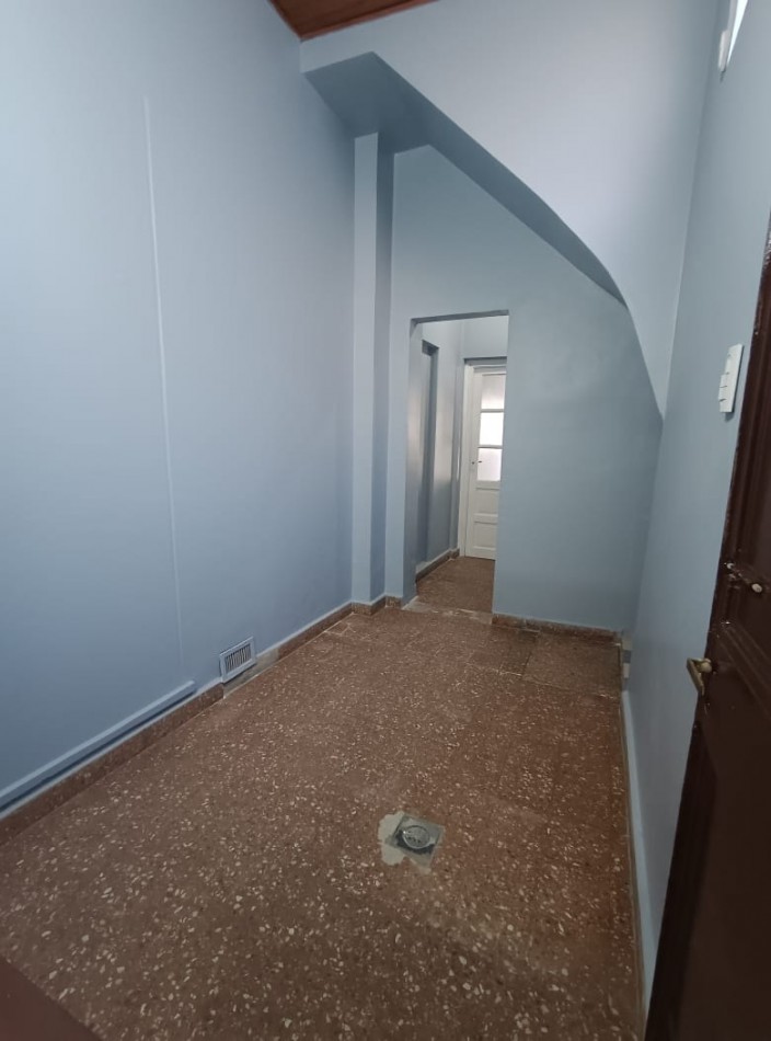 ALQUILER: PH DE 2 AMBIENTES AL FRENTE-SIN EXPENSAS