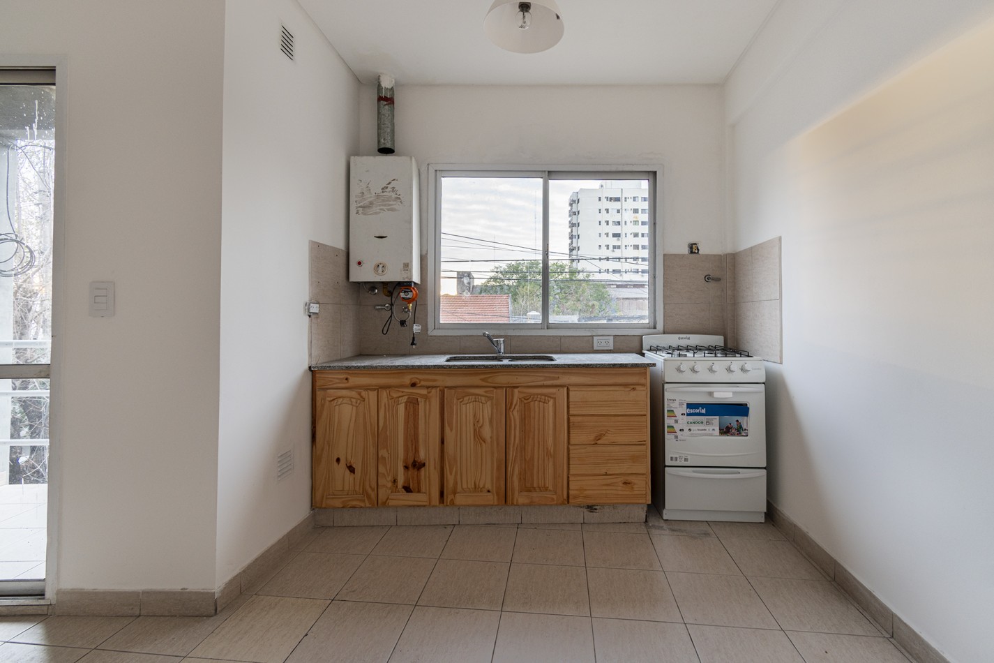 DEPARTAMENTO EN ALQUILER DE 2 AMB CON BALCON AL FRENTE