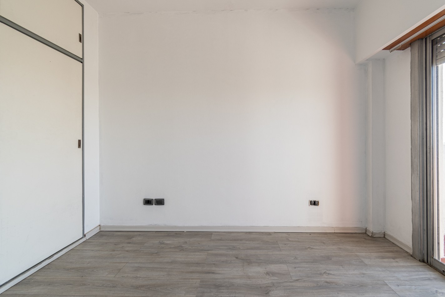 ALQUILER - DEPARTAMENTO 3 AMB FRENTE  ESTACION DE WILDE