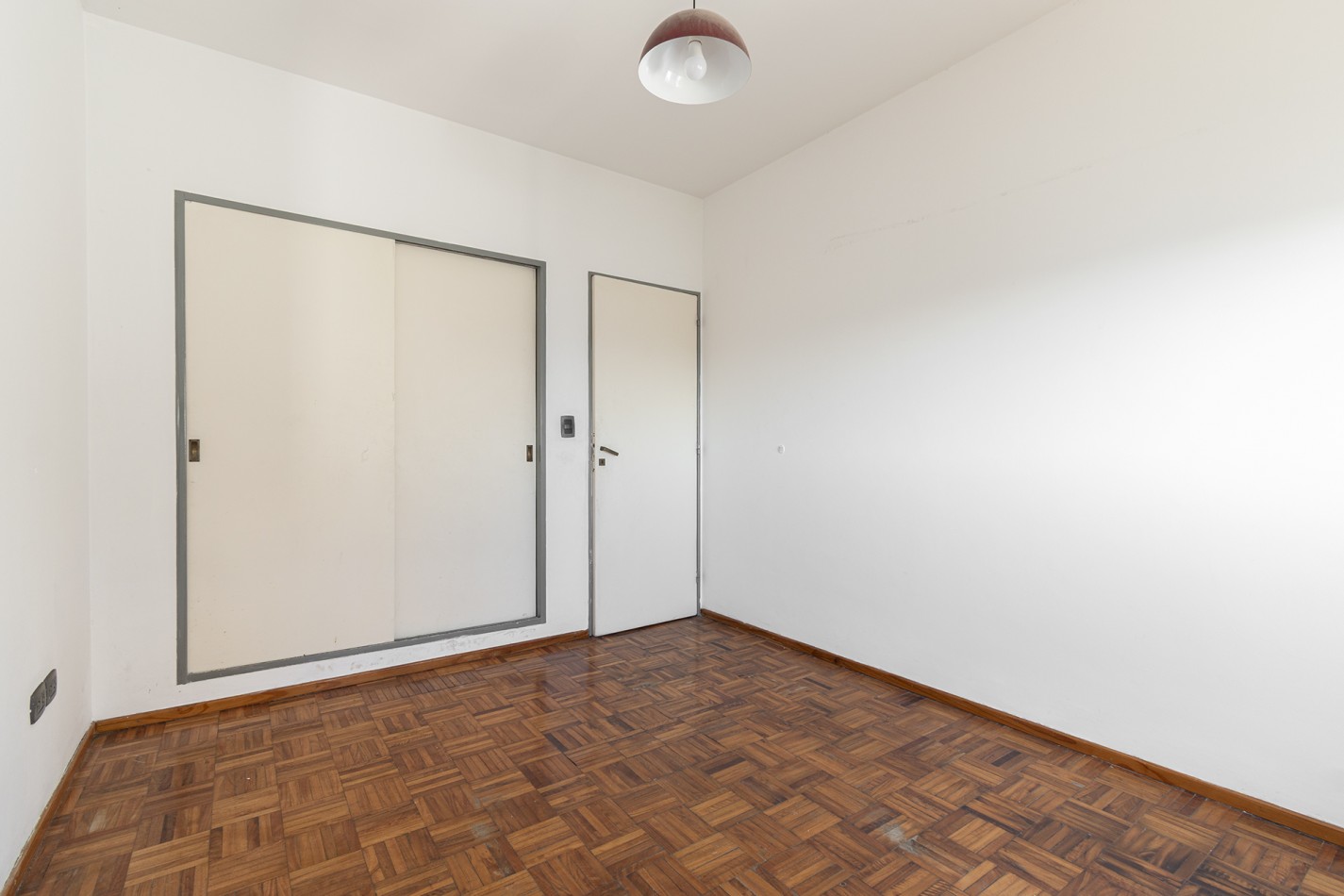 ALQUILER - DEPARTAMENTO 3 AMB FRENTE  ESTACION DE WILDE