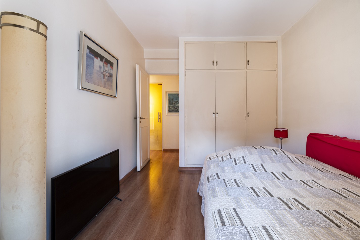 VENTA: DEPARTAMENTO 4 AMB- SEMIPISO C/COCHERA AL FRENTE