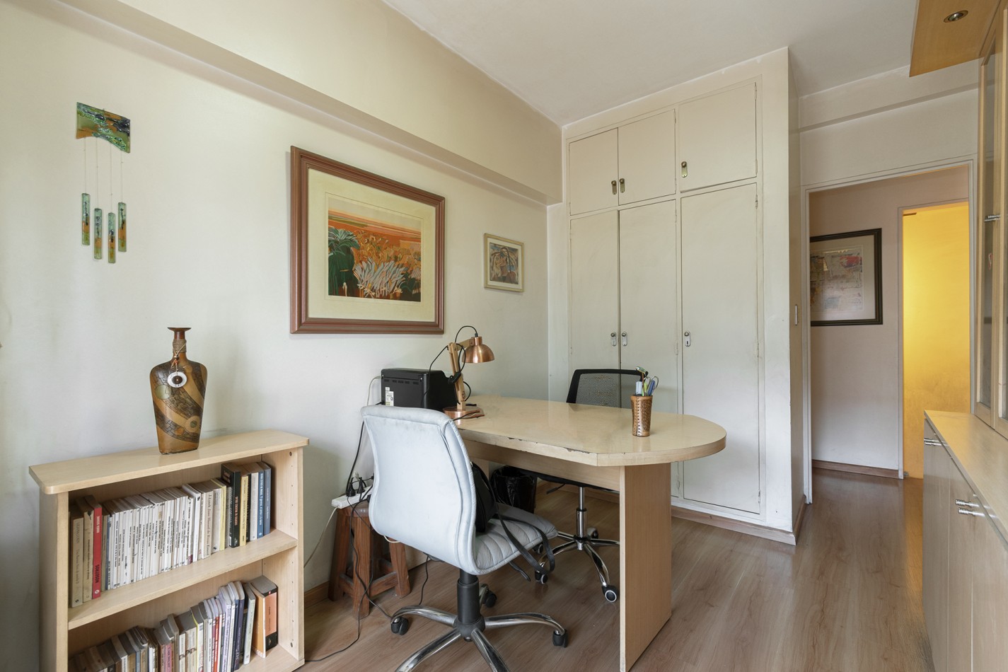 VENTA: DEPARTAMENTO 4 AMB- SEMIPISO C/COCHERA AL FRENTE