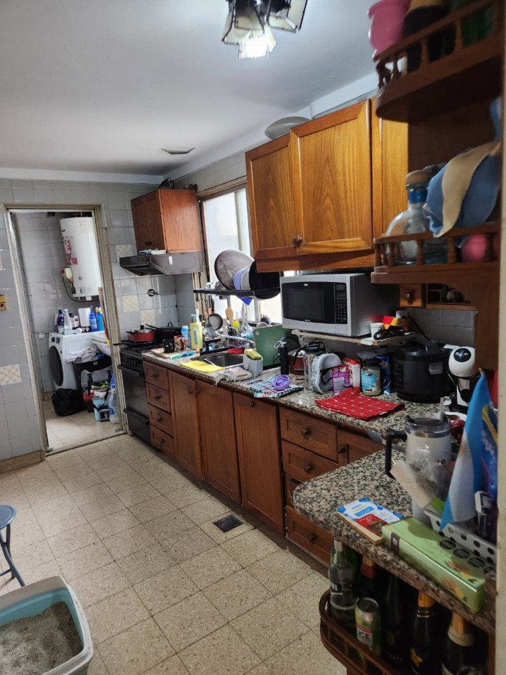 VENTA:  GRAN OPORTUNIDAD: DEPARTAMENTO 4 AMB AL FRENTE - Av Mitre al 600