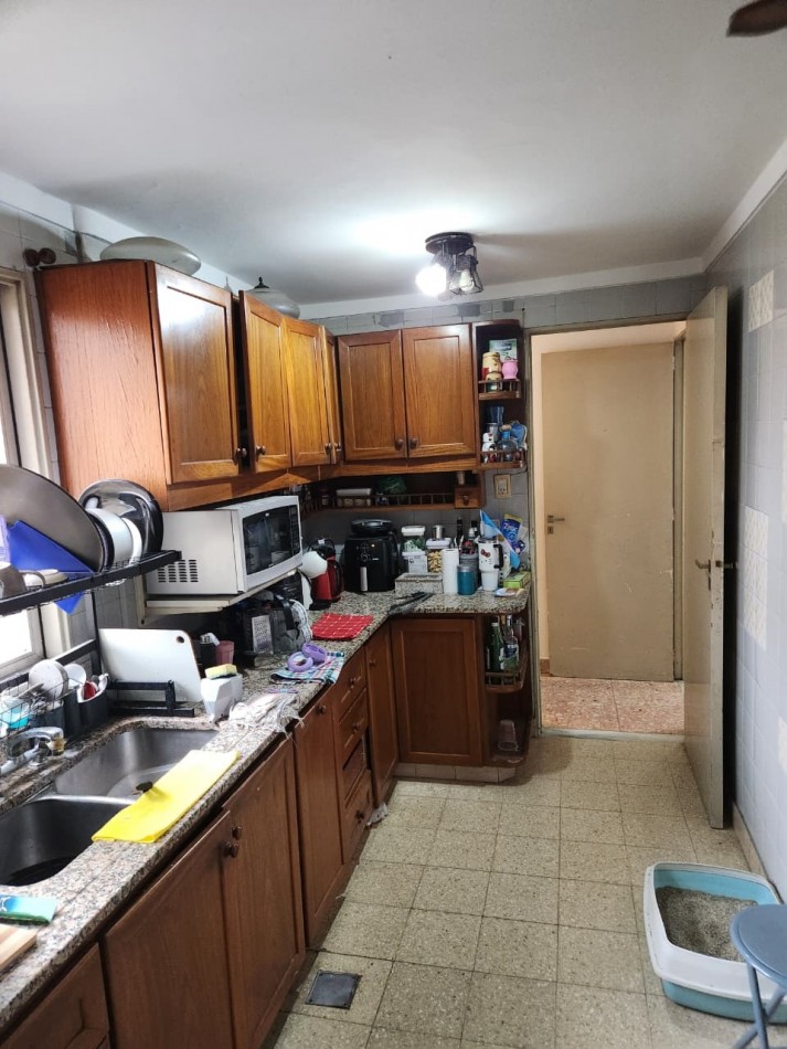 VENTA:  GRAN OPORTUNIDAD: DEPARTAMENTO 4 AMB AL FRENTE - Av Mitre al 600