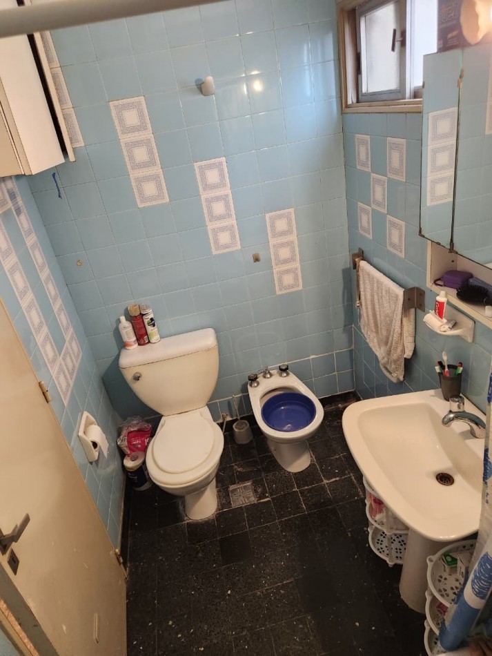 VENTA:  GRAN OPORTUNIDAD: DEPARTAMENTO 4 AMB AL FRENTE - Av Mitre al 600