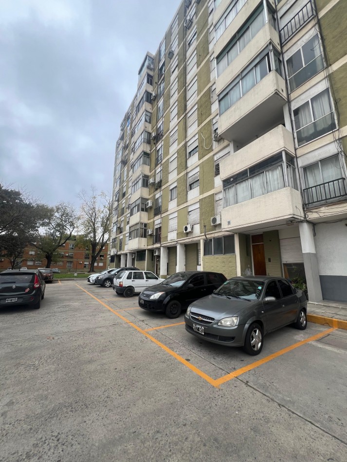 Excelente Departamento 3 Ambientes con Espacio Guardacoche - Barrio Mariano Moreno, Avellaneda