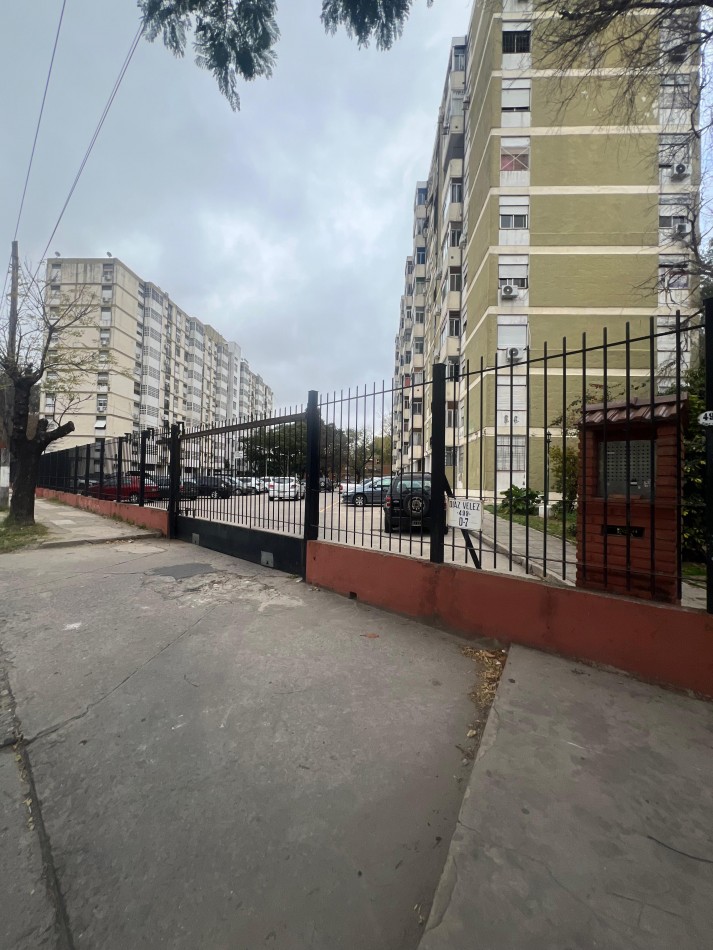 Excelente Departamento 3 Ambientes con Espacio Guardacoche - Barrio Mariano Moreno, Avellaneda