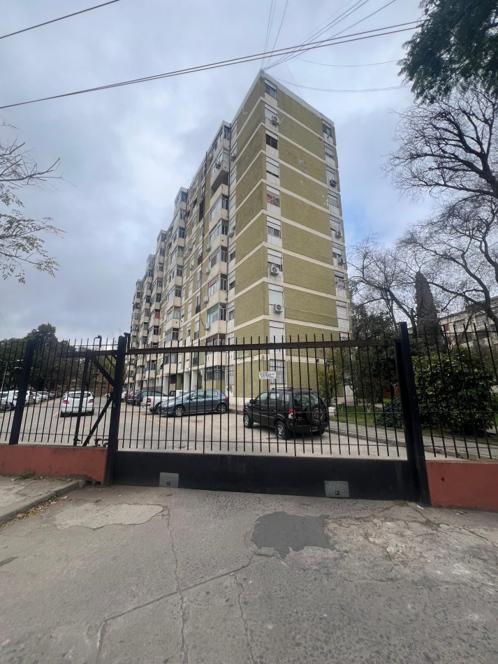 Excelente Departamento 3 Ambientes con Espacio Guardacoche - Barrio Mariano Moreno, Avellaneda