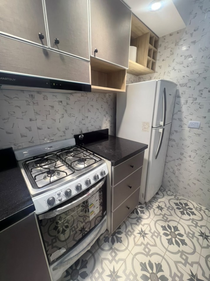 ALQUILER - DEPARTAMENTO 3 AMBIENTES SEMIAMUEBLADO EN AVELLANEDA CENTRO