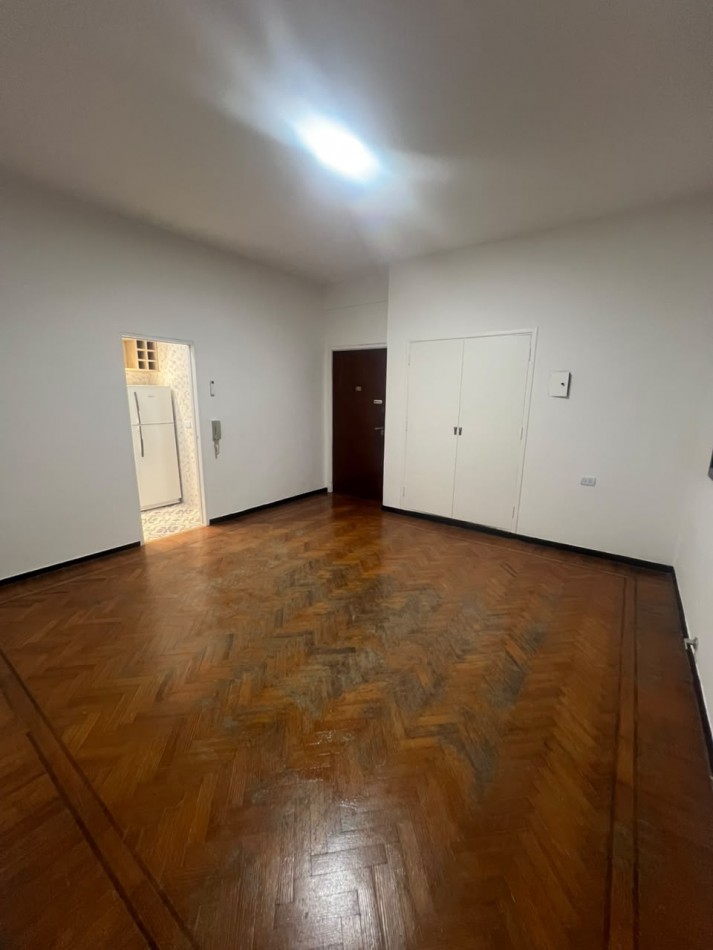 ALQUILER - DEPARTAMENTO 3 AMBIENTES SEMIAMUEBLADO EN AVELLANEDA CENTRO