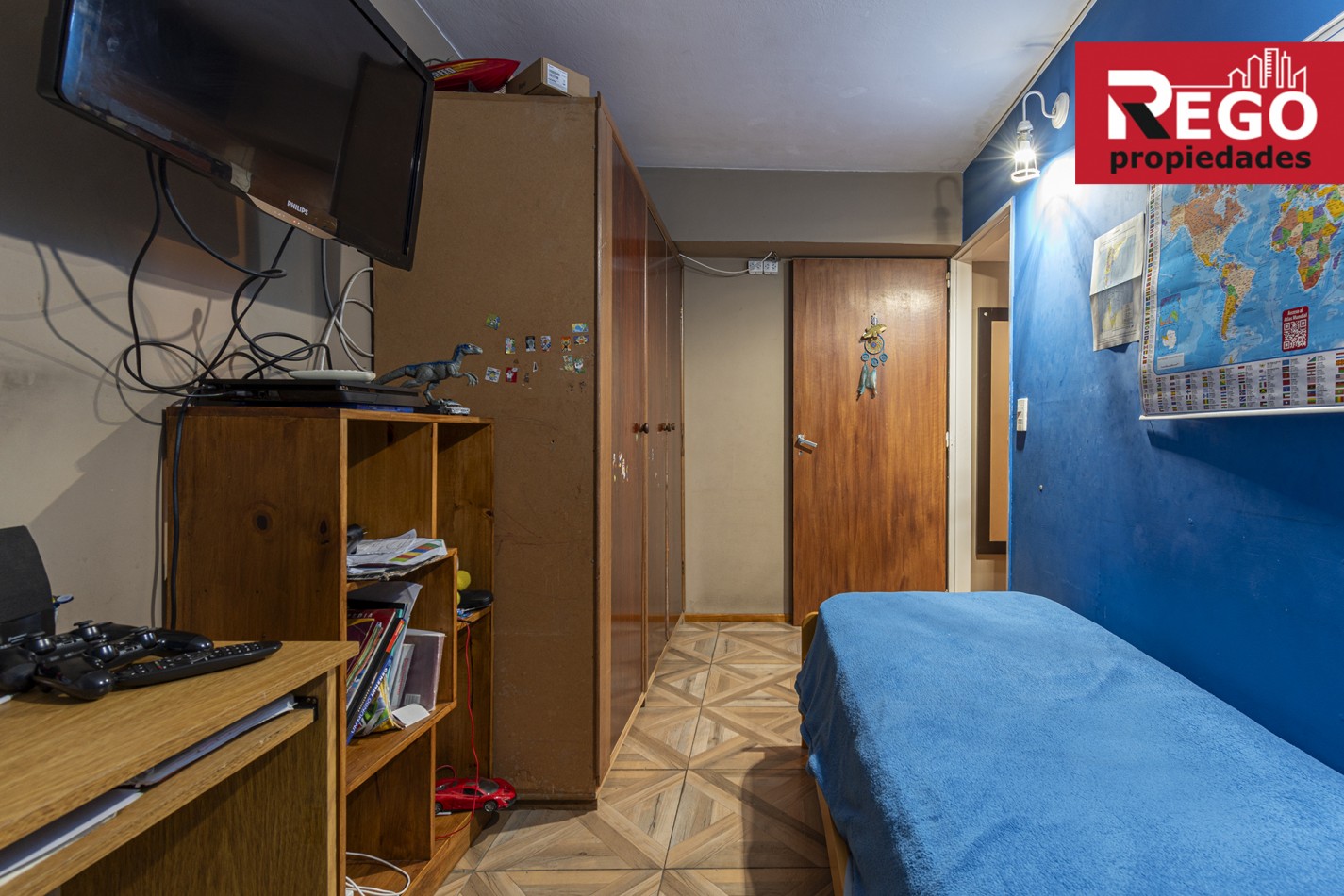 VENTA DE PROPIEDAD EN ESQUINA DE 3 DEPARTAMENTOS Y 3 LOCALES