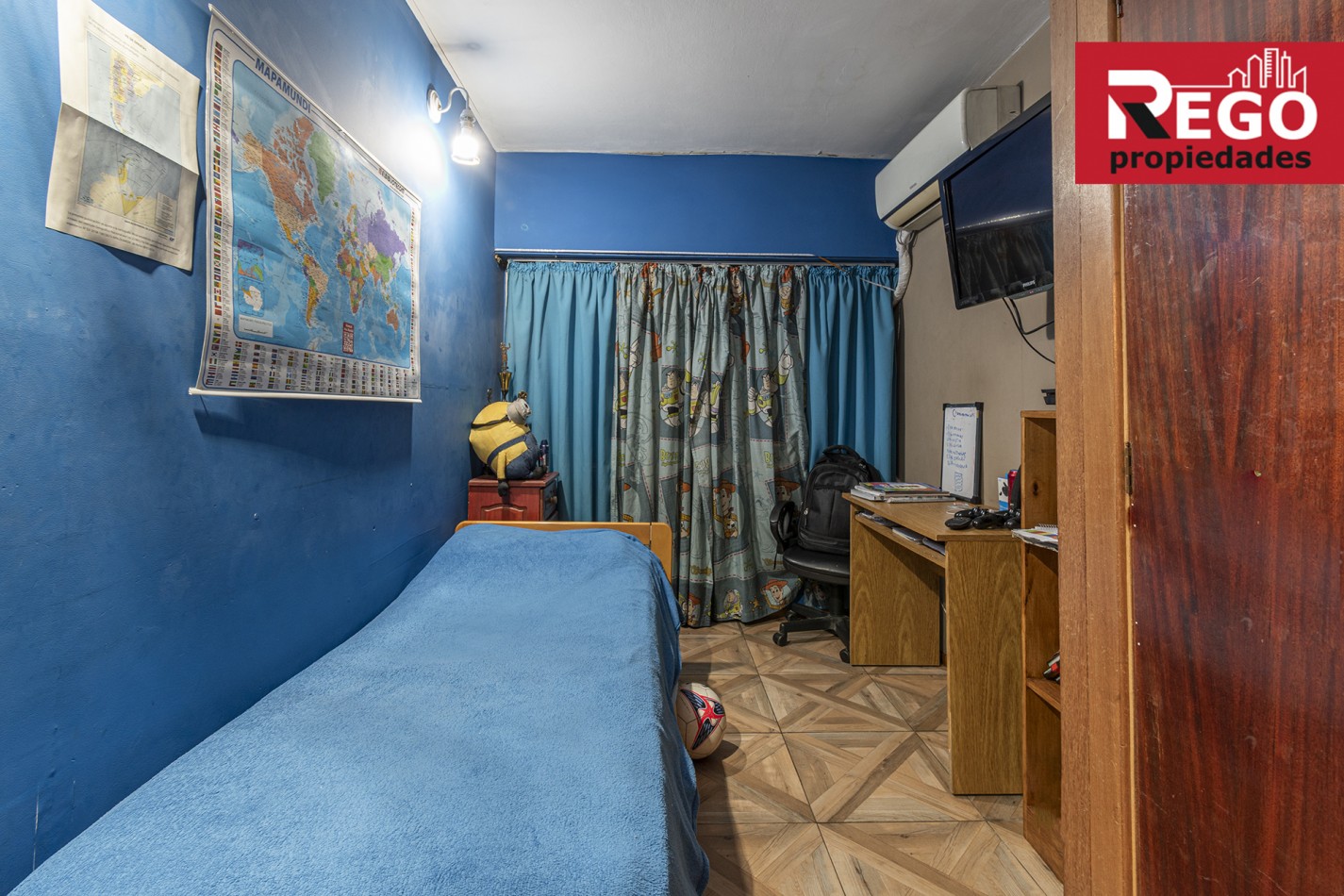 VENTA DE PROPIEDAD EN ESQUINA DE 3 DEPARTAMENTOS Y 3 LOCALES
