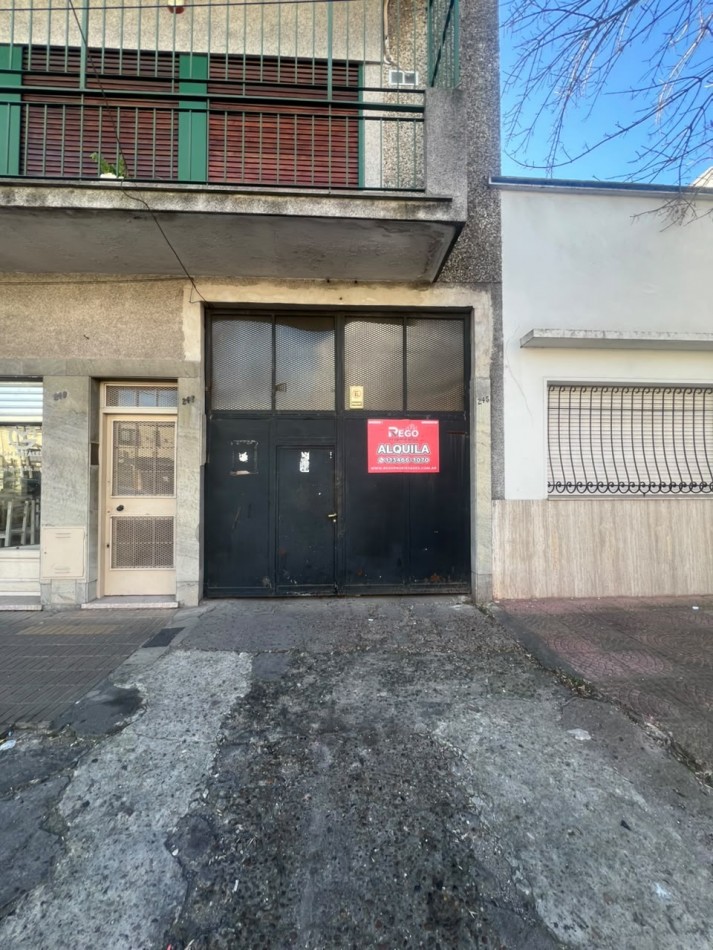 ALQUILER GALPON DE 300 M² - EXCELENTE UBICACION Y ACCESO