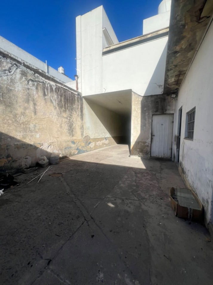ALQUILER GALPON DE 300 M² - EXCELENTE UBICACION Y ACCESO