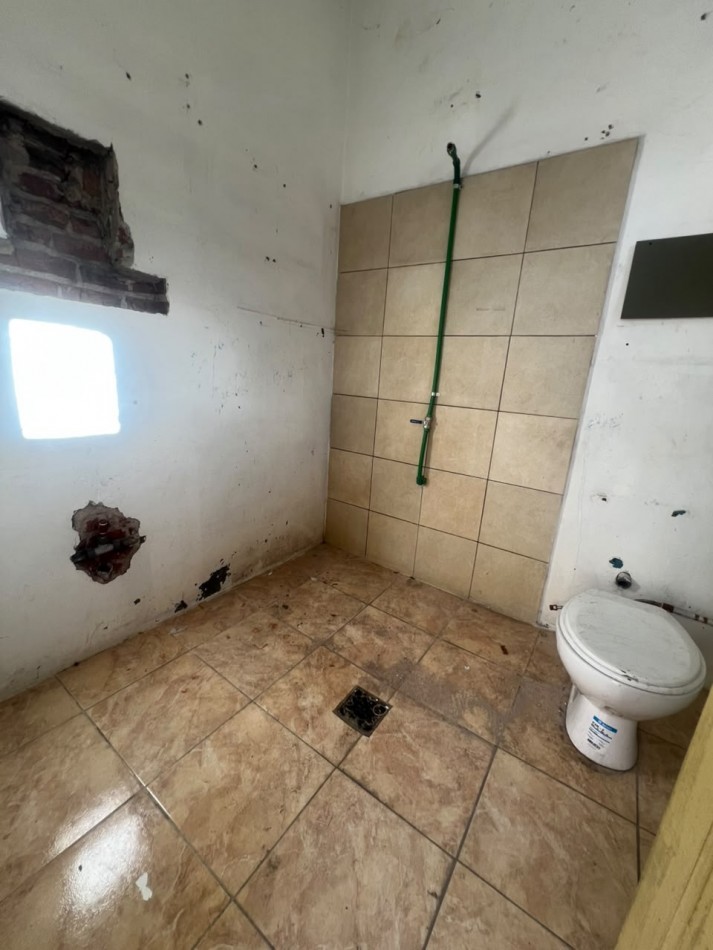 ALQUILER GALPON DE 300 M² - EXCELENTE UBICACION Y ACCESO