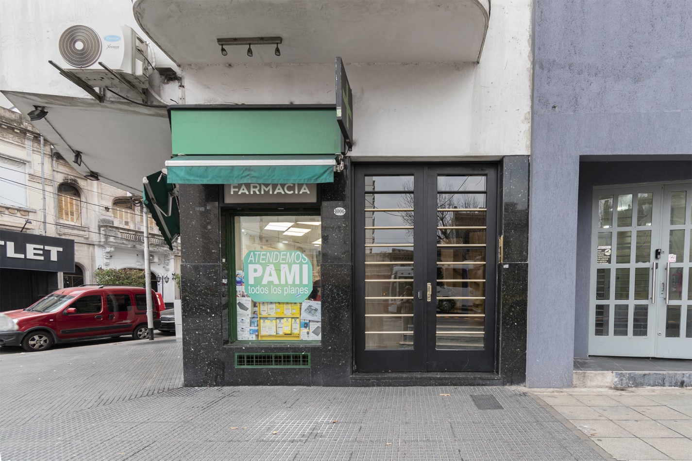 EXCELENTE 3 AMBIENTES CON BALCON AL FRENTE - AVELLANEDA CENTRO
