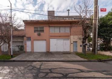 VENTA DE PROPIEDAD EN ESQUINA DE 3 DEPARTAMENTOS Y 3 LOCALES